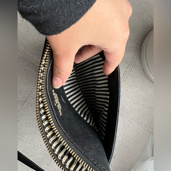 Kate Spade ♠️ Cross body - Picture 2 of 6